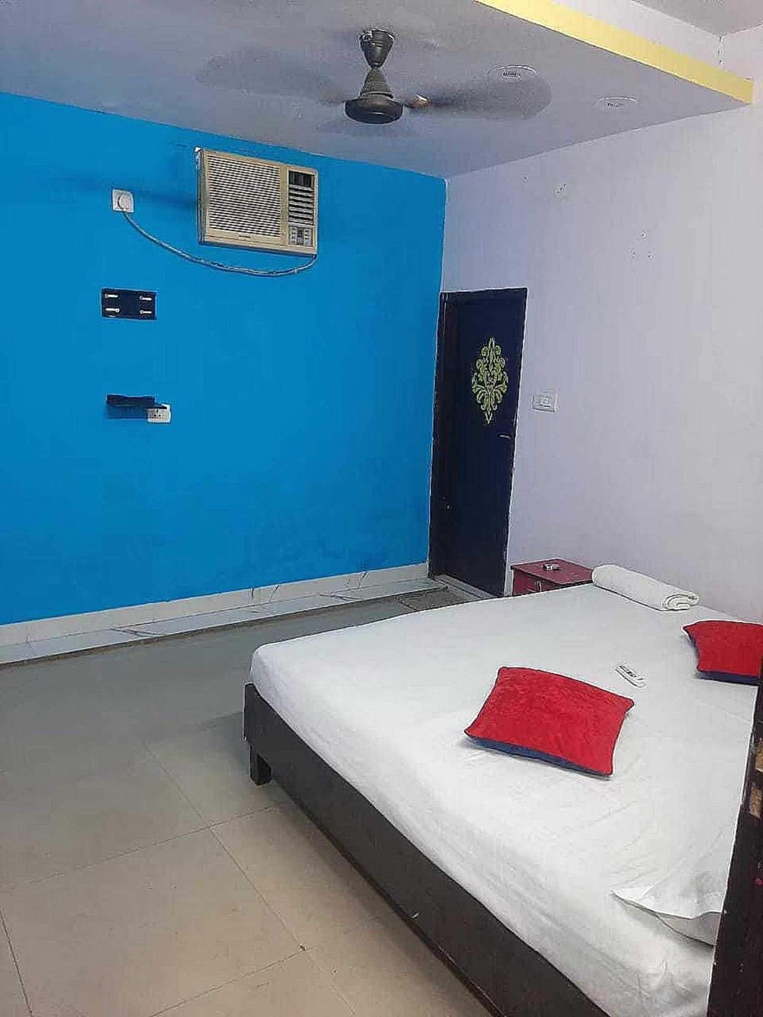 Hotel OYO 89748 Rl Residency Ghaziabad Exterior foto