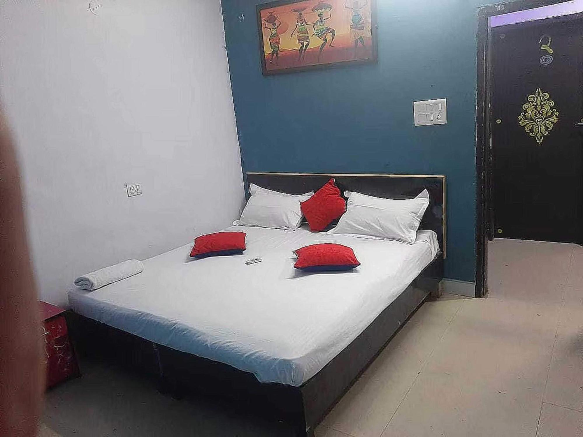 Hotel OYO 89748 Rl Residency Ghaziabad Exterior foto