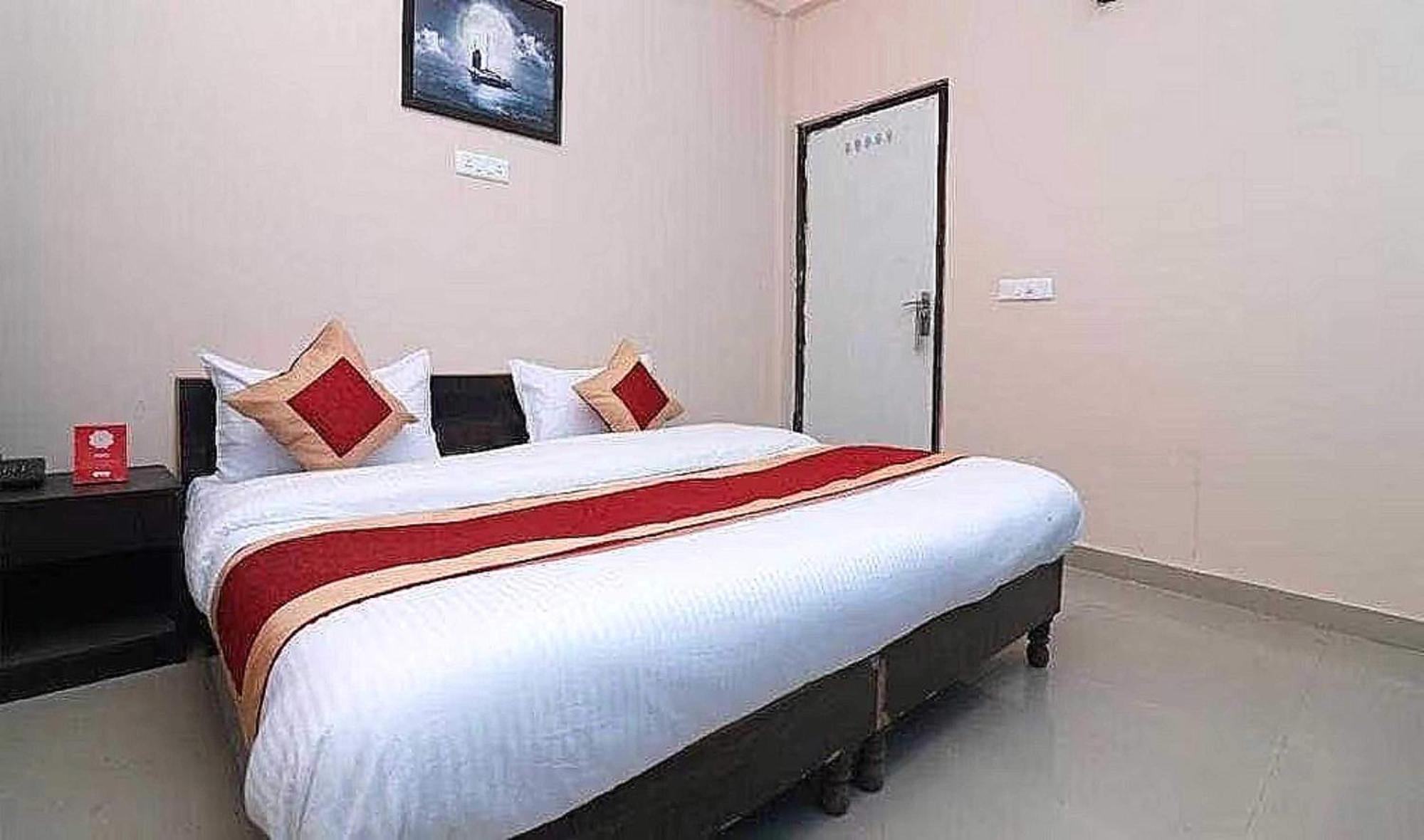 Hotel OYO 89748 Rl Residency Ghaziabad Exterior foto