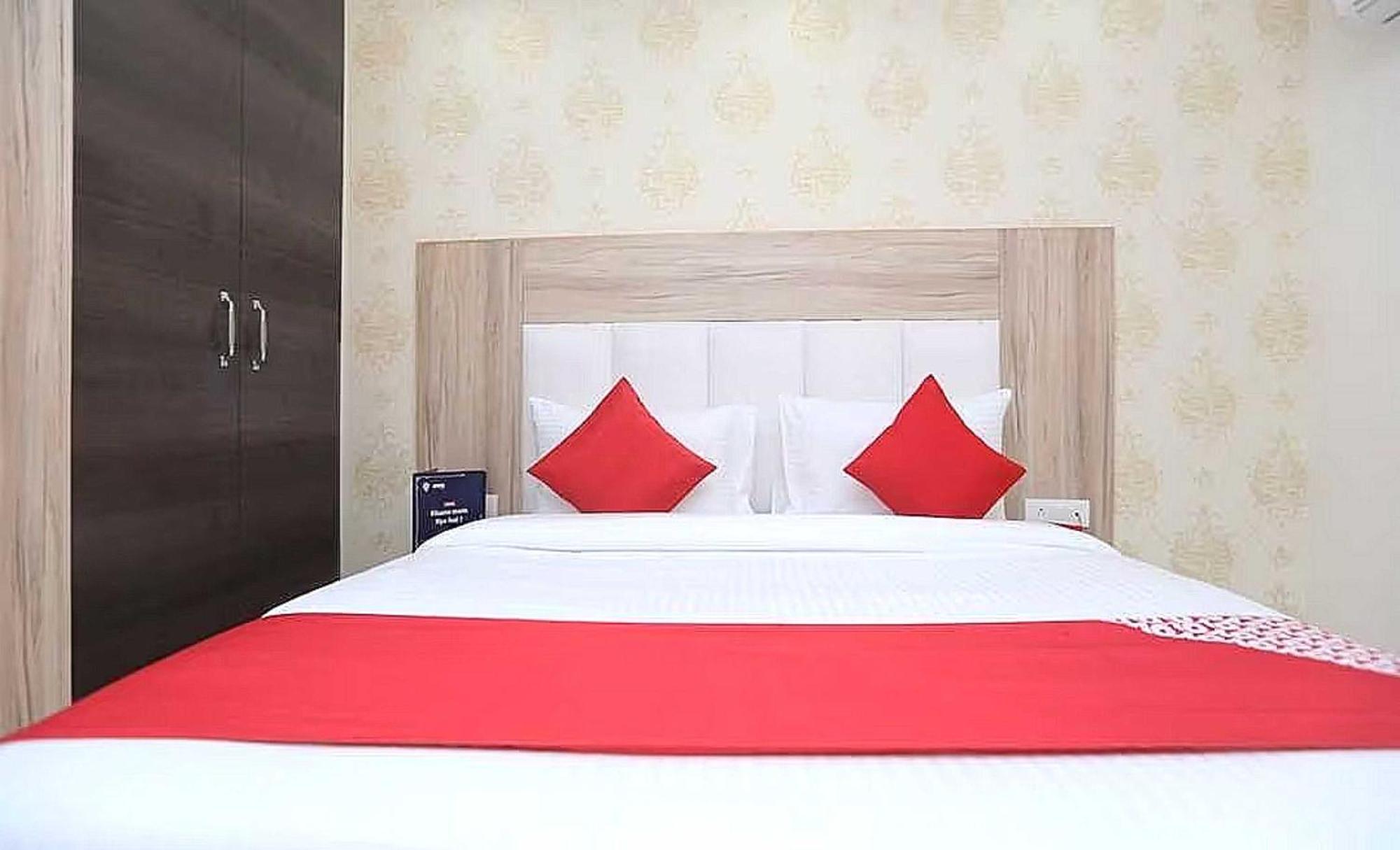 Hotel OYO 89748 Rl Residency Ghaziabad Exterior foto