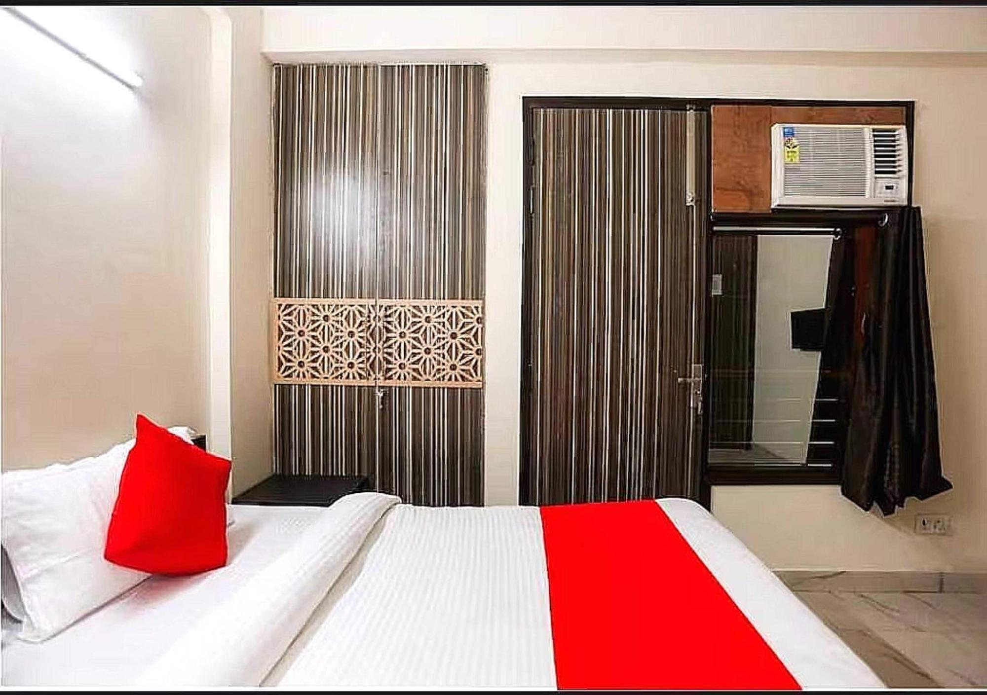Hotel OYO 89748 Rl Residency Ghaziabad Exterior foto
